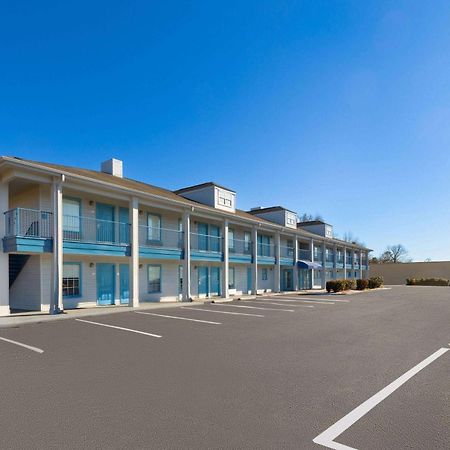 Baymont By Wyndham Selma Hotel Exterior photo