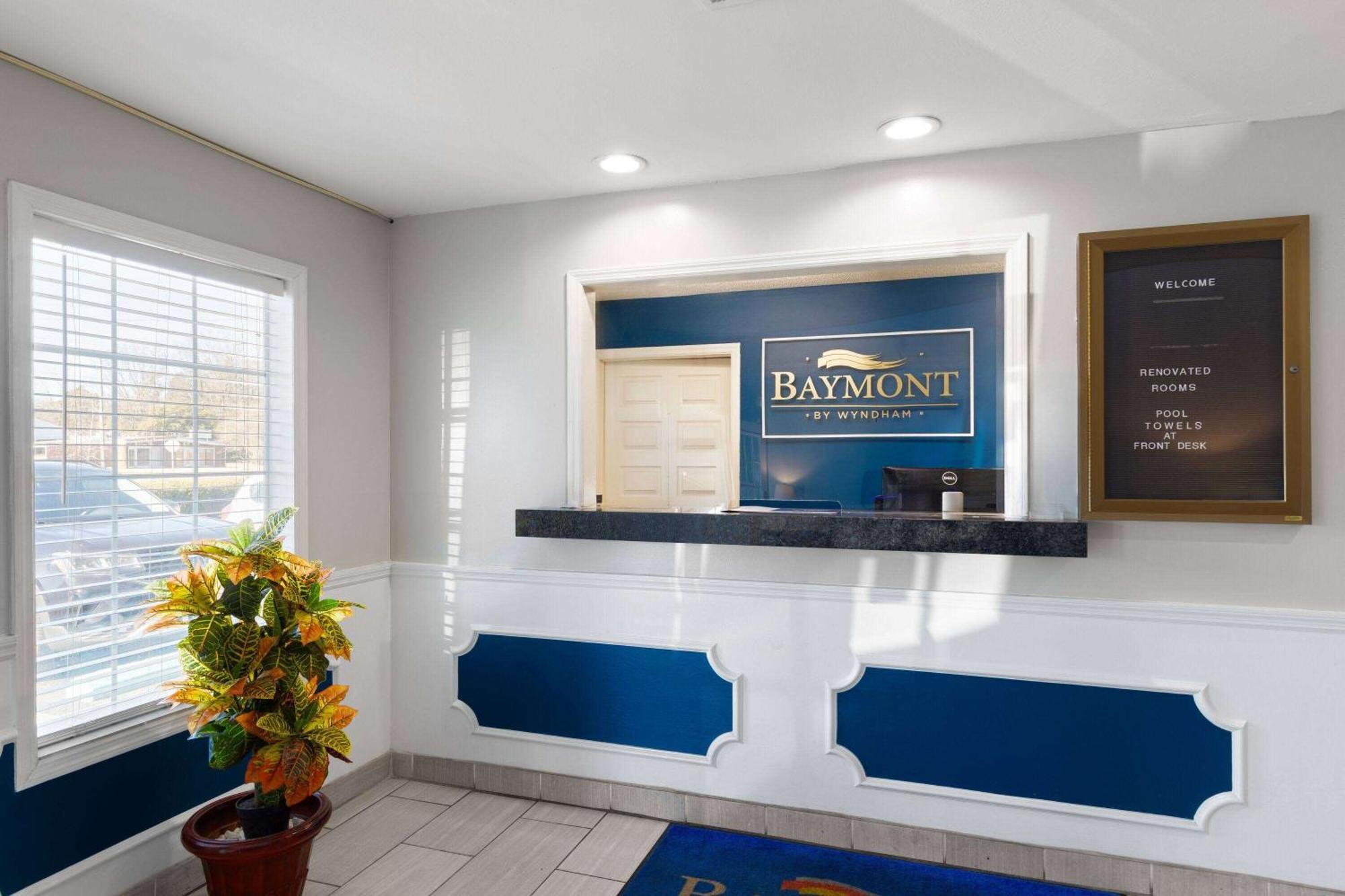 Baymont By Wyndham Selma Hotel Exterior photo