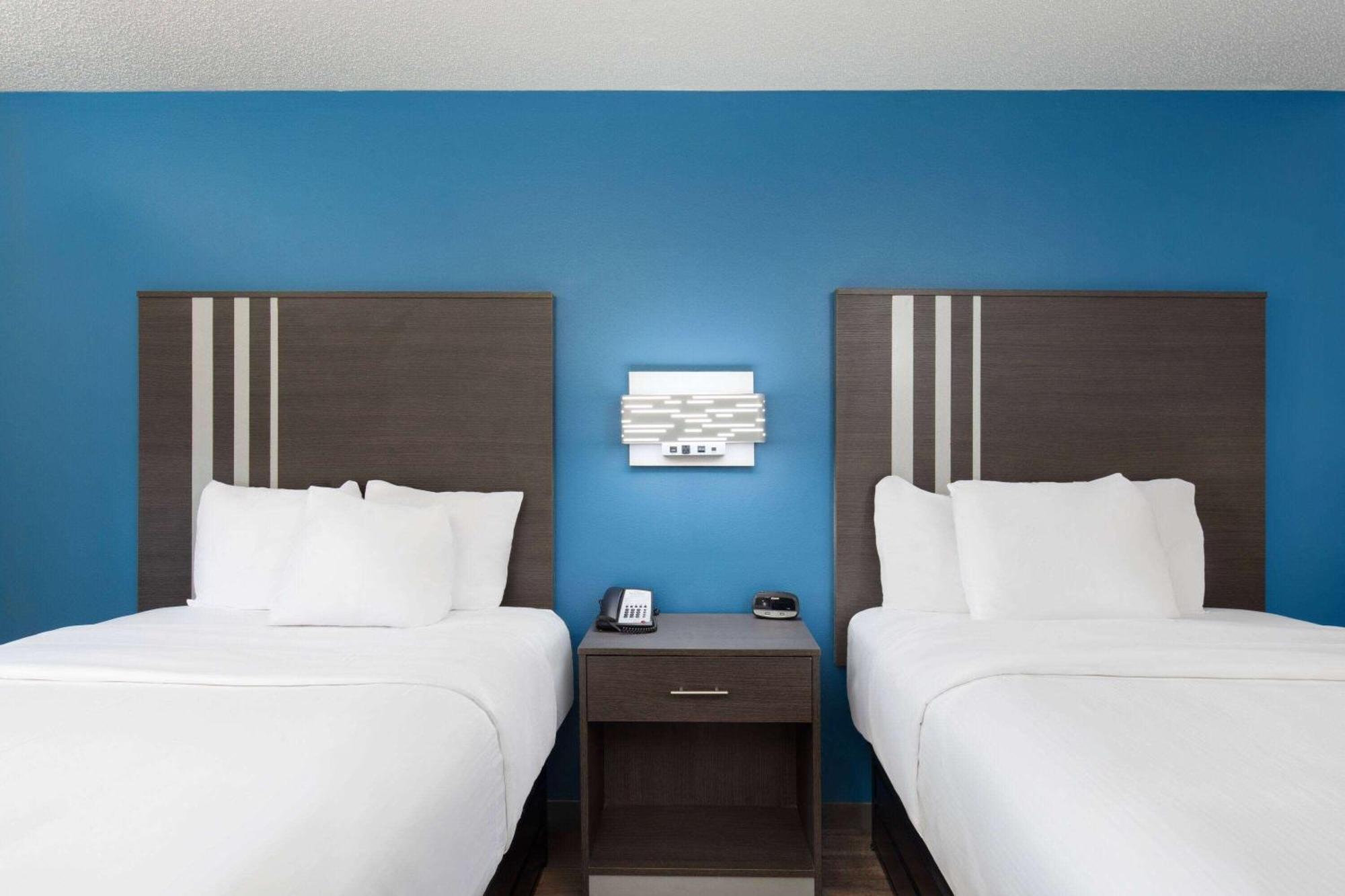 Baymont By Wyndham Selma Hotel Exterior photo