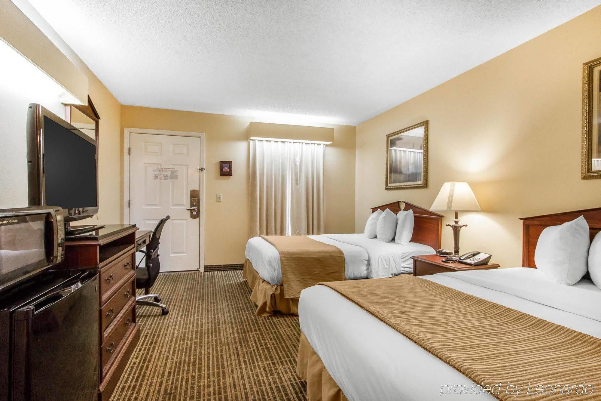 Baymont By Wyndham Selma Hotel Exterior photo