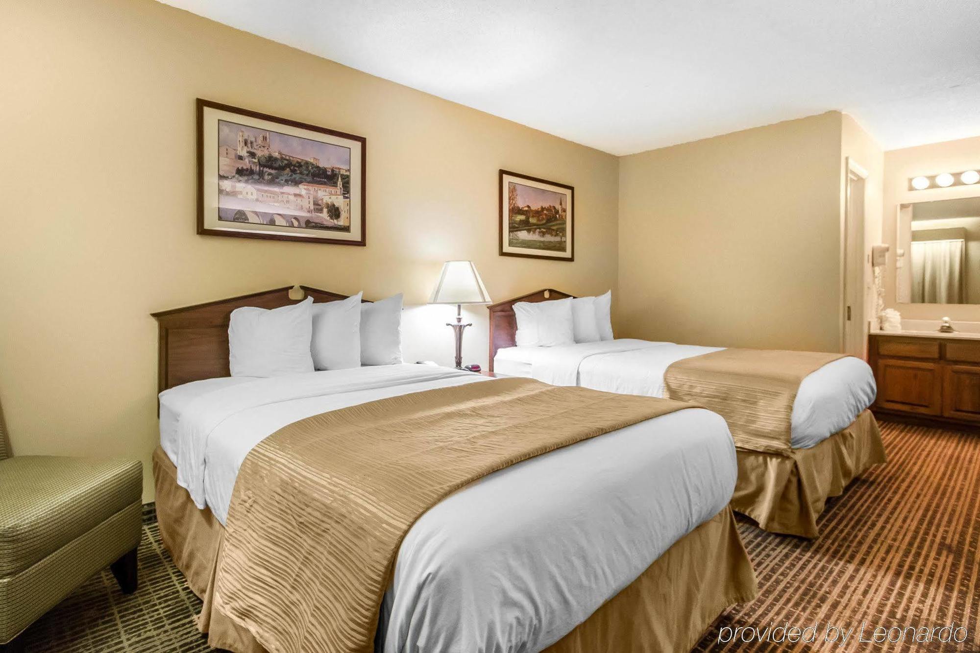 Baymont By Wyndham Selma Hotel Exterior photo